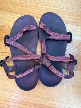 Women's Strappy Purple Outdoor Sandals with Secure Ankle Support